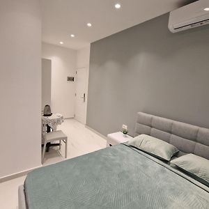 Private Bathroom Triple Room